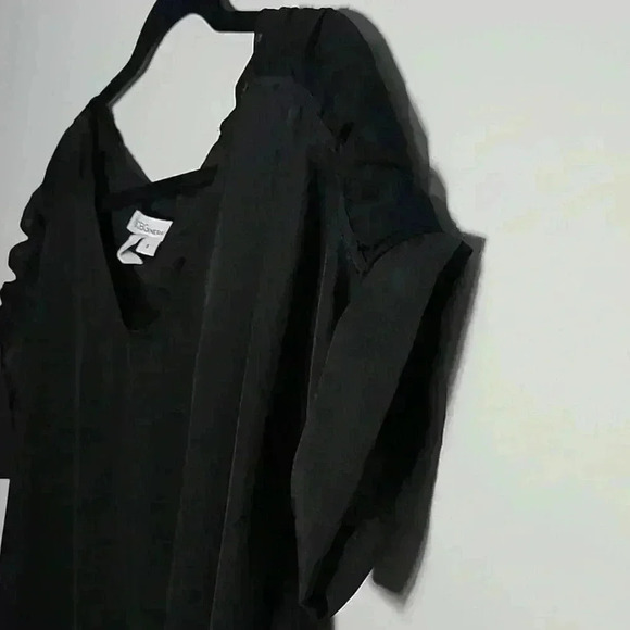 BCBGeneration Shoulder Ruffle Cuffed Sleeve Black Blouse Size Small - Picture 8 of 12